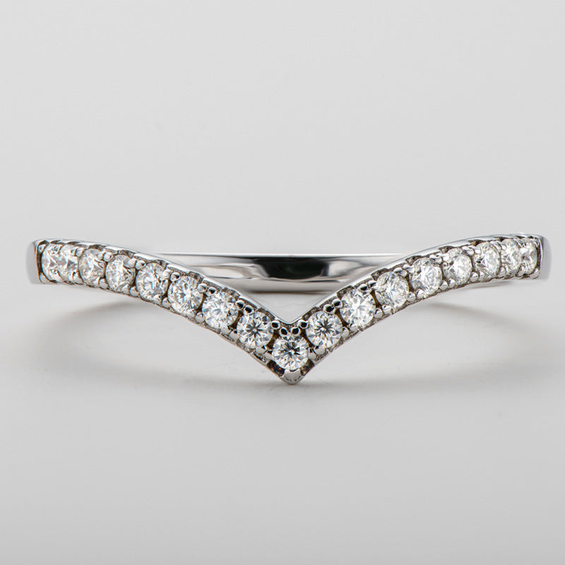 DEC V-Shaped Moissanite Ring