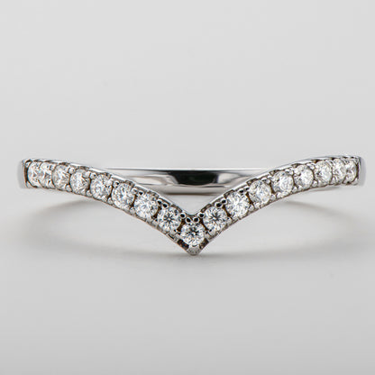 DEC V-Shaped Moissanite Ring