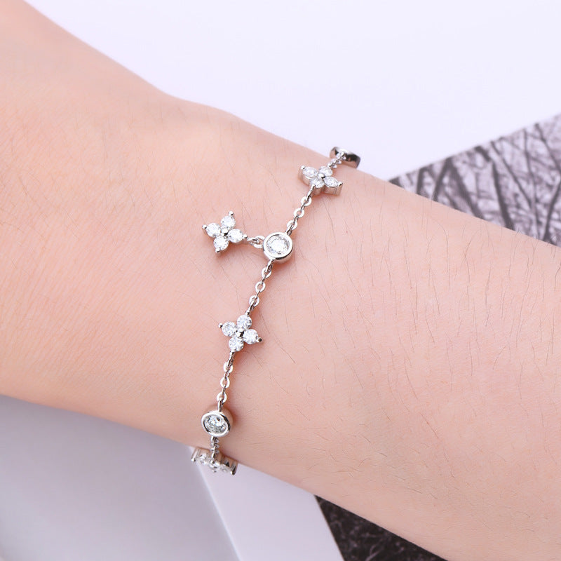 DEC Classic Four-Leaf Clover Moissanite Bracelet